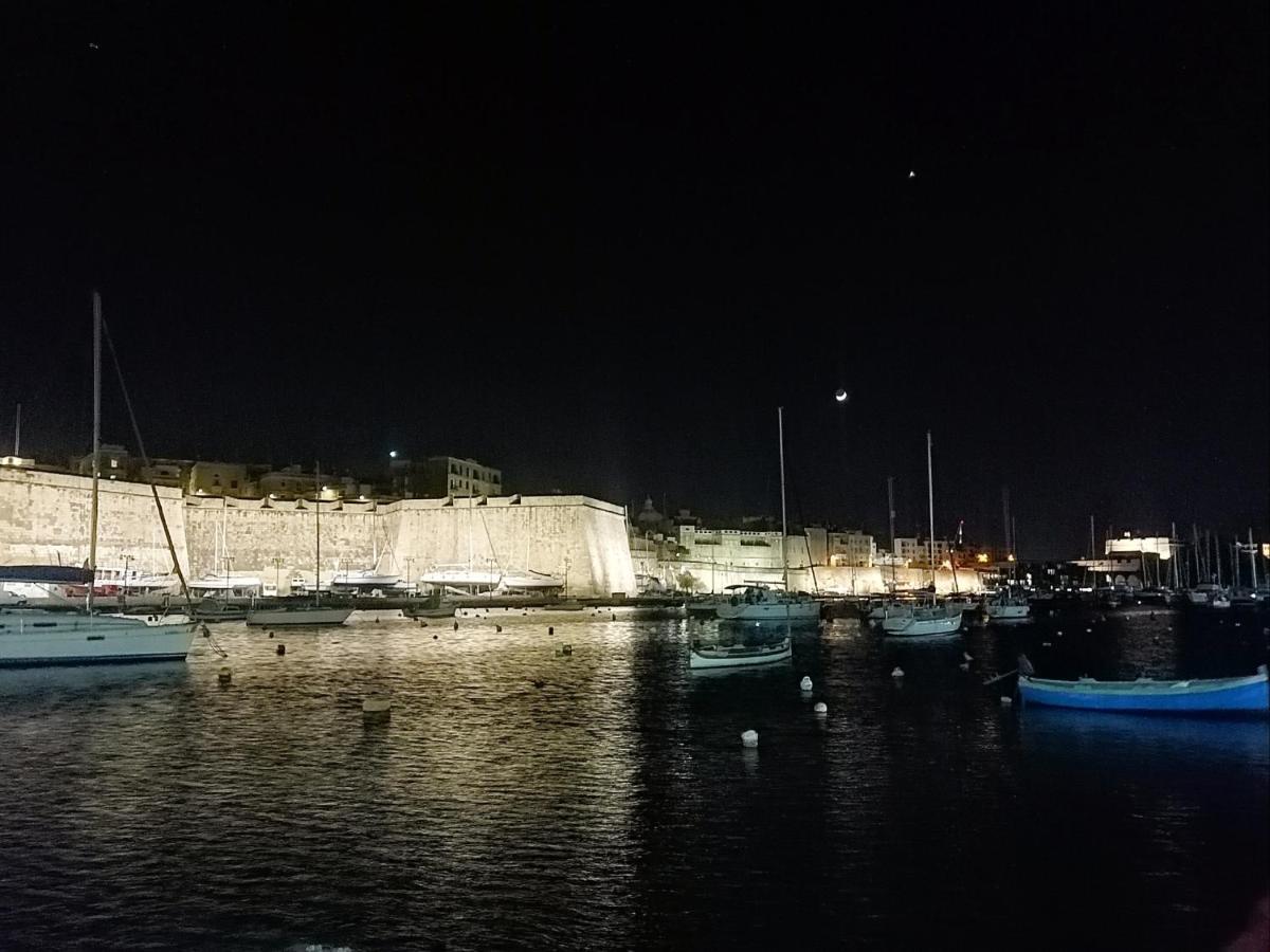 Kharmen A 1565S House With Seaviews Apartment Birgu Exterior photo