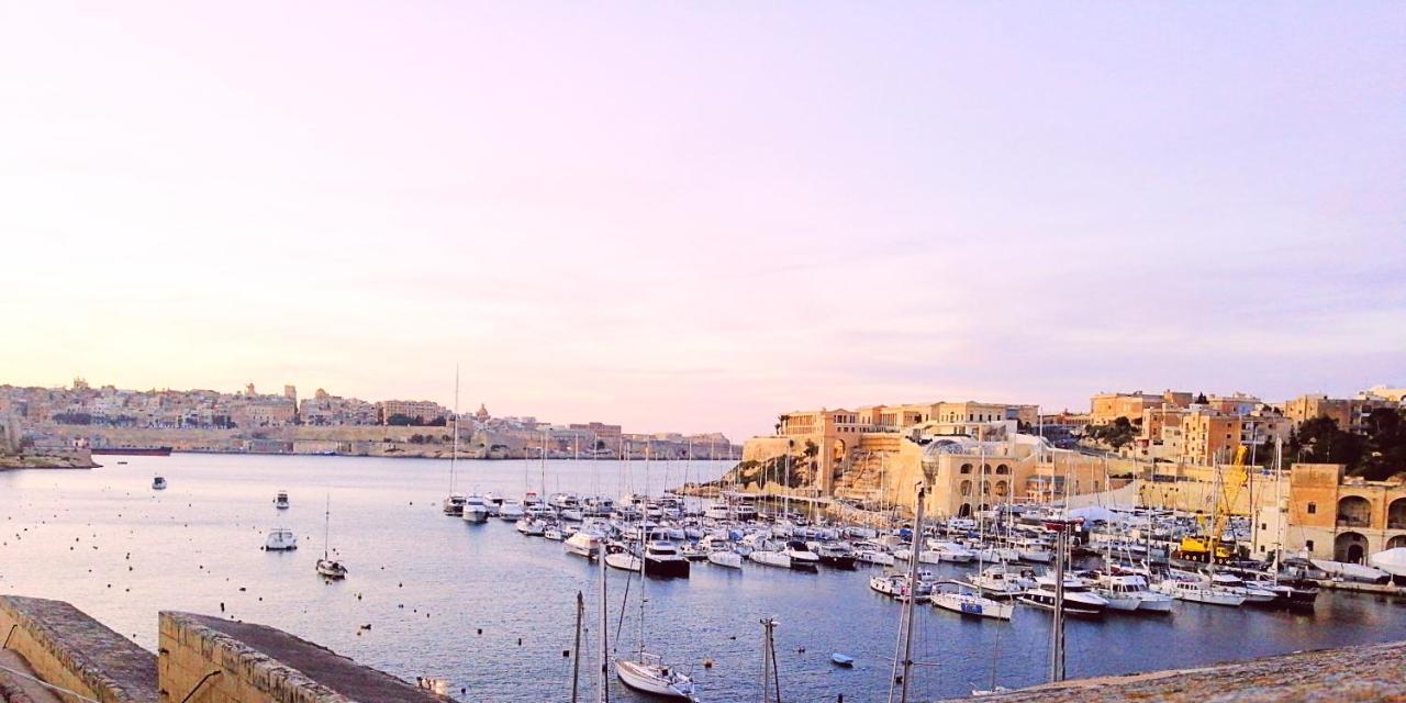 Kharmen A 1565S House With Seaviews Apartment Birgu Exterior photo
